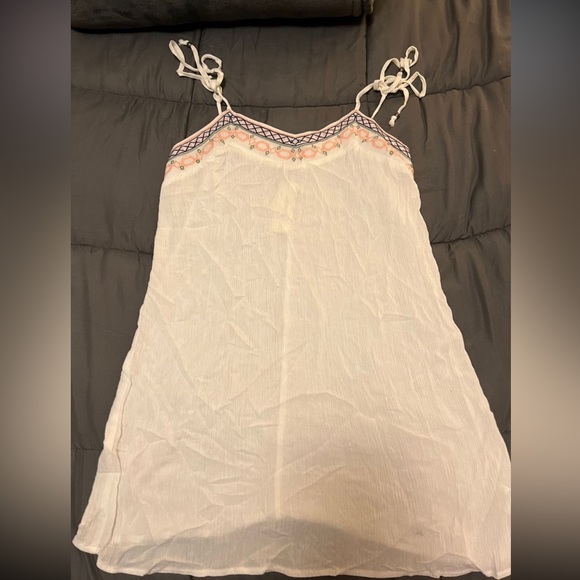 Francesca’s Coverup - Picture 2 of 3